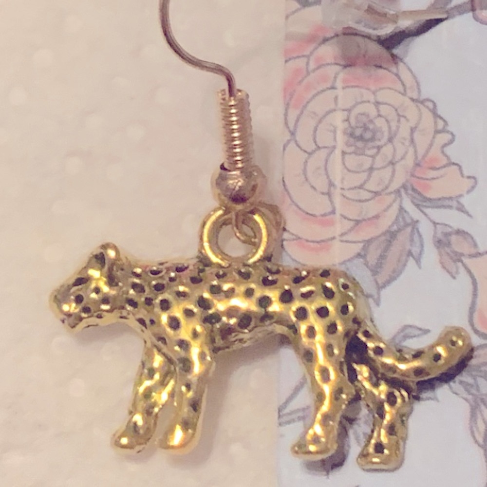 GOLD Cat Earrings Leopard Cheetah Jaquar Tiger Earrings Feline Lover NEW… - Picture 3 of 7